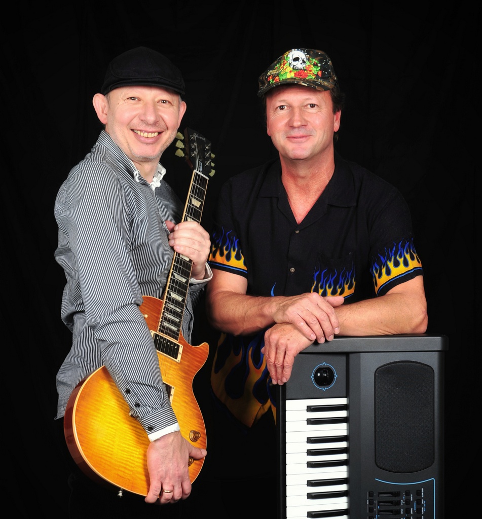 Musiker Dancing Kings, Tanzmusik, Partymusik (links Piotr, rechts Edi)